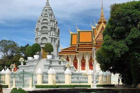 Full-Day Phnom Penh Small Group City Tours 