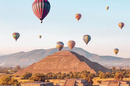 Teotihuacan Balloon ride + Transportation + Breakfast + Pyramids