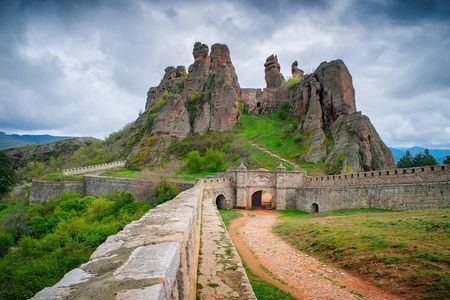 Day tour to the Natural wonders Belogradchik Rocks & Venetsa cave