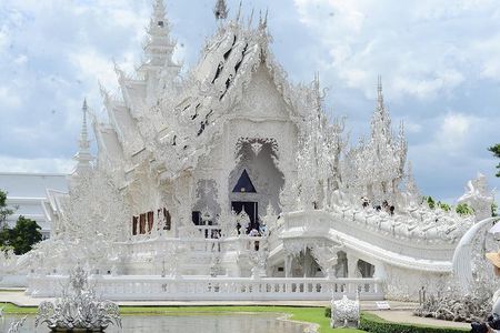 2 Days The art of Temple Chiangrai. 