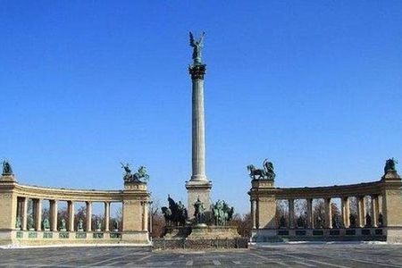 Budapest Private 2 hrs. Mercedes Sightseeing Tour