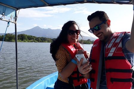 PRIVATE Boat ride + Colonial city tour at Granada+Catarina lookout