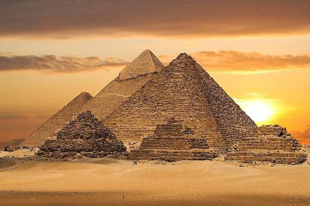 Pyramids of Giza and the Sphinx and Memphis and Saqqara Tour