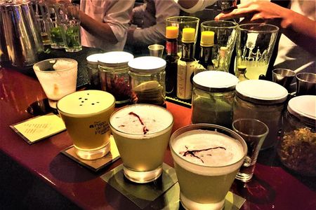 Cusco by Night: Walking tour, Pisco Sour Lesson, Dinner