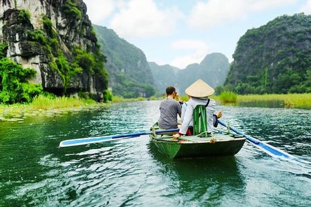 Full day tour Hoa Lu - Trang An and Mua Cave by Limousine