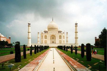 Overnight Agra Tour From Hyderabad