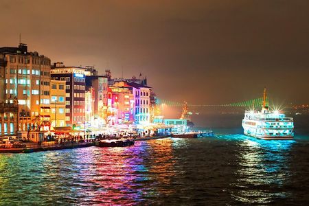 Istanbul: Bosphorus Dinner Cruise Incl. Drinks with Transfer