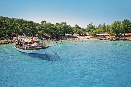Cleopatra Island Boat Trip incl. Lunch and Drinks