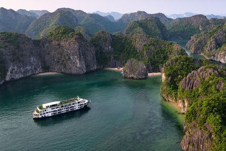 Mon Chéri Cruises 5 star: Amazing 3 days exploring Halong & Cat Ba island