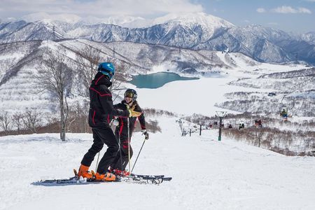 Full Day Ski Lesson (6 hours) in Yuzawa, Japan