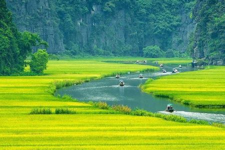 Ninh Binh full day trip to Hoa Lu - Tam Coc - Mua Cave