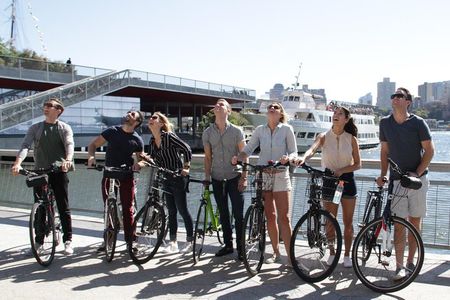 Scenic Manhattan Highlights Bike Tour (English or German)