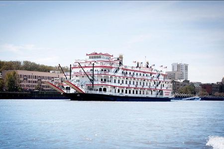 Sunday Brunch Riverboat Cruise in Savannah