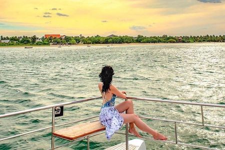 Giant Loop Cruise Mirissa