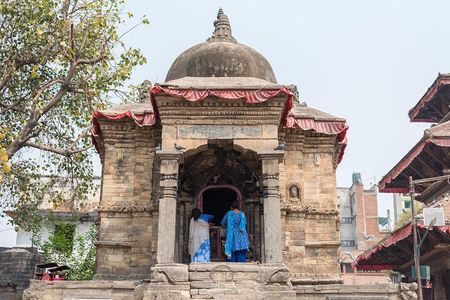Explore the hidden alleys of old Kathmandu- Heritage Walk 