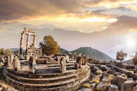 Delphi, Trip to the "Center of the Ancient World" from Athens