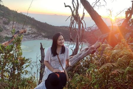 Sunrise Trekking At Sunan Ibu Kawah Putih