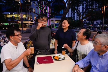 Drinks & Bites in Singapore Private Tour