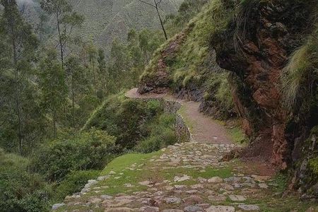 Chinchero Sacred Valley Premiun Hike & Machupicchu 3d-2n