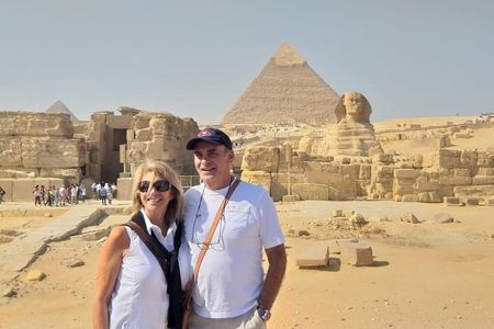 Giza Pyramids and Sphinx: Half-Day Private Tour Including Lunch with Camel Ride
