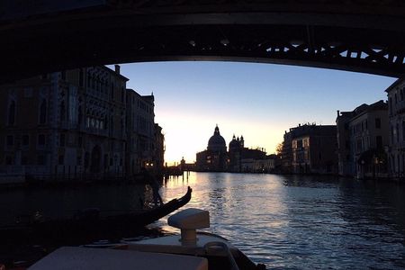 Discover Venice at sunset 