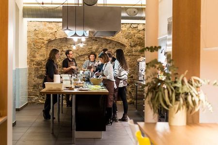 Market Gourmet Visit and Spanish Culinary Experience in Barcelona 