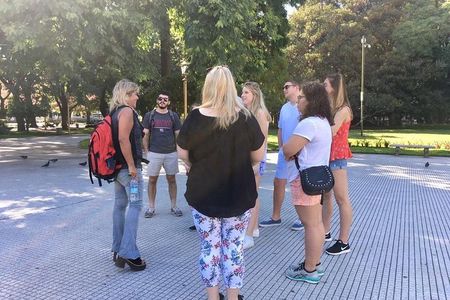 Private Recoleta Walking guided Tour with Cementery and Evita