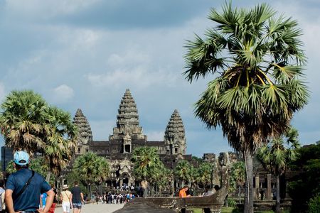 Angkor Wat Small Circuit Tour 