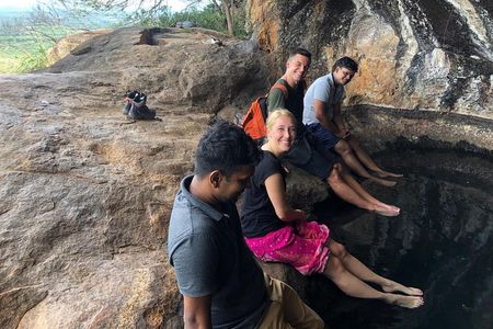 Trekking Dimbulagala Mountain