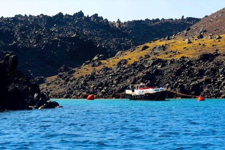 Santorini Volcano & Hot Springs Tour 