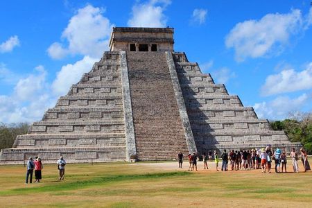 Archeological Mayan Chichen Itza classic from Playa del Carmen