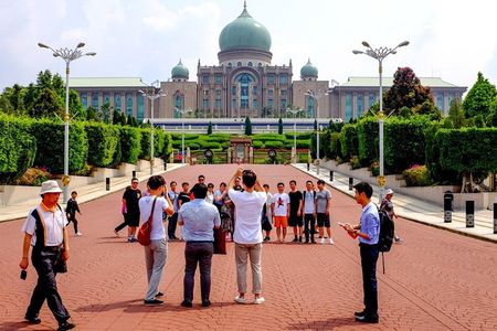 Private Tour: 2 in 1 Kuala Lumpur & Putrajaya in one Day