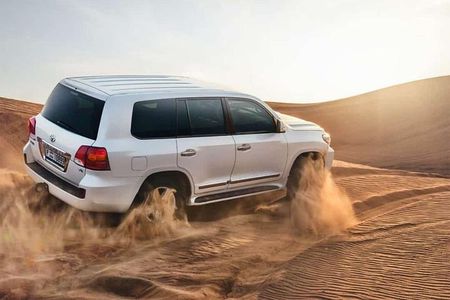4x4 Desert Safari Dubai with BBQ Dinner & Live Shows
