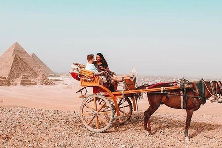 Half Day Tour to Giza pyramids by horse carriage