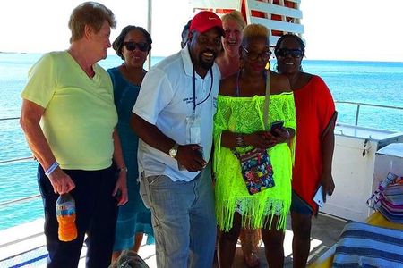 Cruise Ship Combo: Sloths, Chocolate Factory, City Tour, Beach, Private Shuttle