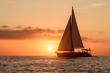 Santorini Private Sunset Sailing Tour with Dinner, Drinks &Transfer included
