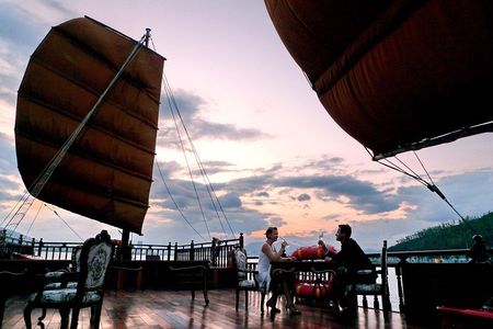 Nha Trang Sunset Cocktails and Dinner Cruise