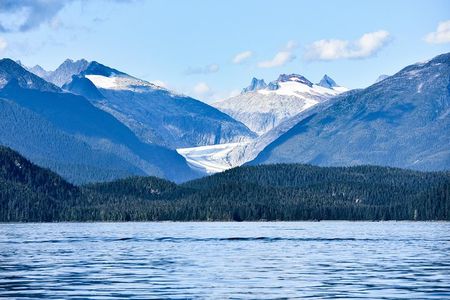 Juneau Lighthouse Tours - Whale watching & Lighthouse Combo