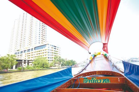 Private Half Day Thonburi Klong and Grand Palace Tour in Bangkok