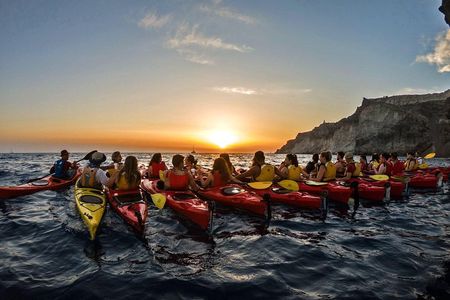 Santorini: Sunset Sea Kayak with Light Dinner