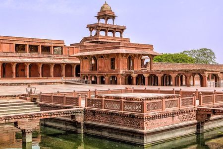 Private 2-Day Agra Heritage Tour with Taj Mahal & Agra Fort
