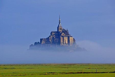 Mont St Michel Full Day Tour with a National Guide from Bayeux