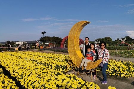 Taipei to Taichung Zhongshe Flower Market Day Trip