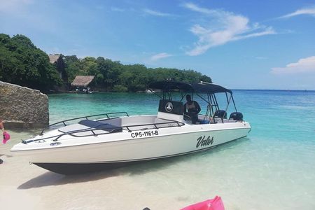 28-foot boat rental to go to Islas del Rosario (or Bahía)