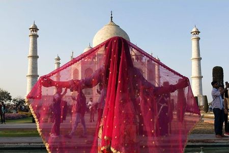 Agra tour from Delhi in First Class Train