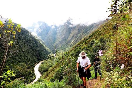 Inka Trail to Machu Picchu Classic 4-Day Adventure