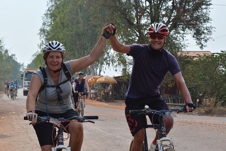 Angkor Wat Discovery Cycling & Hike With Private Tour Guide