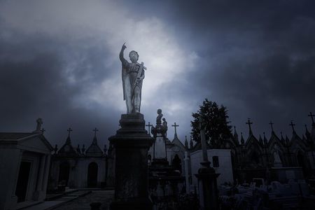 Cemetery and Ghost BYOB Bus Tour in New Orleans