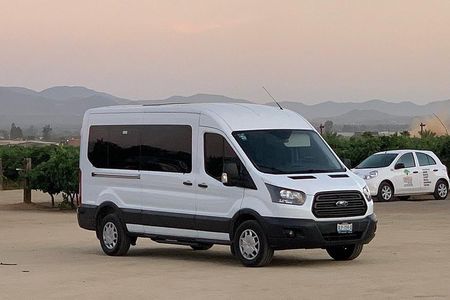 Fiesta night tours Valle de Guadalupe /la Justina/king and queen