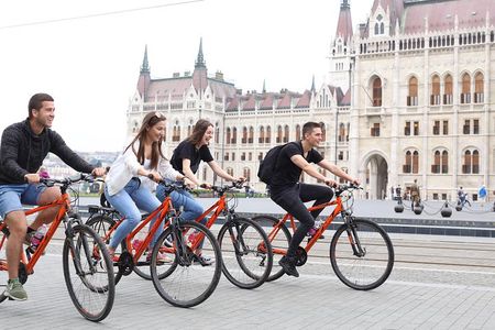 Budapest: Private Fahrradtour - optional mit E-Bikes